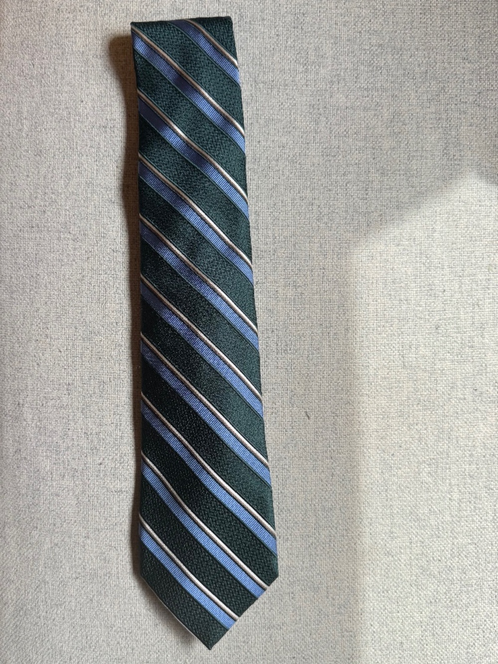 Daniel Cremieux Signature 7 Fold Silk Necktie Green, Blue, Cream